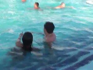 Sex caught in public swimming pool in front of everyone Picture 4