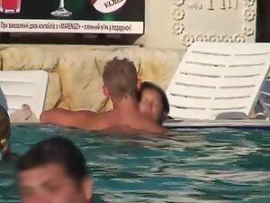 Sex caught in public swimming pool in front of everyone Picture 6