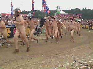 Silly nudists in a naked race Picture 2