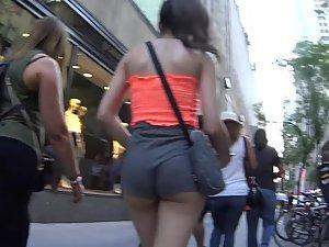 Sexy wedgie in a wiggling butt Picture 5