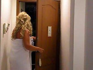 Naked milf drops the towel in front of him Picture 3