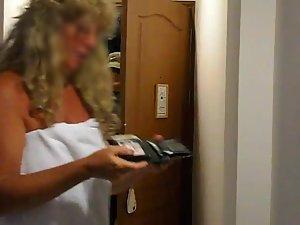 Naked milf drops the towel in front of him Picture 6