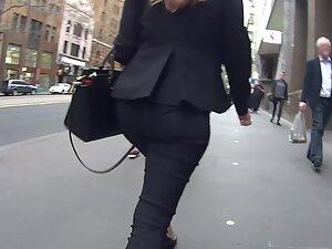 Sexy businesswoman with big ass Picture 1