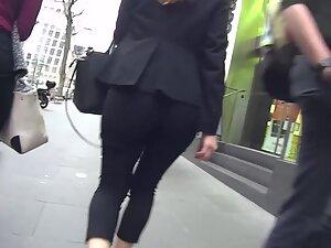 Sexy businesswoman with big ass Picture 2