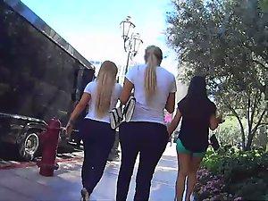 Rich bitch got a big ass Picture 1