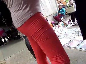 Pussy bulge in flaming red tights Picture 2