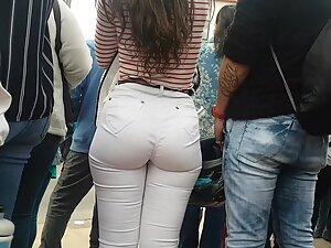 White pants filled to maximum capacity Picture 5