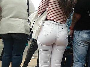 White pants filled to maximum capacity Picture 6