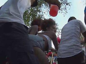 Twerking bitch loves attention Picture 1