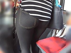 Thick butt cheeks in too tight jeans Picture 7