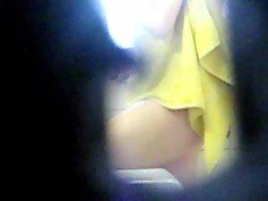 Keyhole peeping on a mature nude body Picture 2