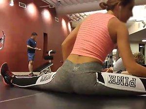 Hot fitness girls secretly filmed in gym Picture 8