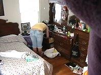 Chubby girl dressing in a messy room Picture 7