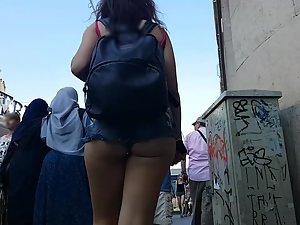 Schoolgirl's butt cheeks fall out of shorts Picture 4
