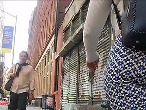 Pretty face and phat booty in tight pants Picture 3