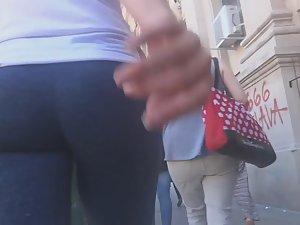 Hole between two tight butt cheeks Picture 4