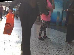 Her long hair is great for pulling during sex Picture 2