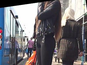 Her long hair is great for pulling during sex Picture 8