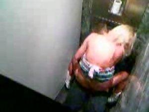 They get angry at the voyeur Picture 7