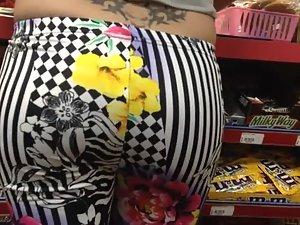 Voyeur films the girl with a tramp stamp Picture 3