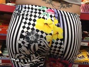 Voyeur films the girl with a tramp stamp Picture 7