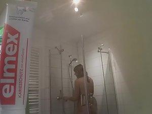 Naked saggy tits spied in bathroom Picture 1