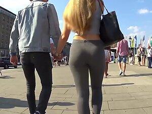 Tight bubble butt wobbles in leggings Picture 4