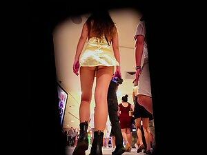 Party girl's minidress shows all of her ass in upskirt Picture 7