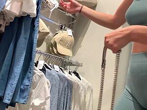 Hottie likes it when her fit ass is noticeable Picture 2