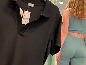 Hottie likes it when her fit ass is noticeable Picture 5