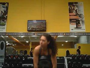 Strong gym girl teaches a hot friend Picture 2