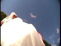 Up the skirt of a bride Picture 5