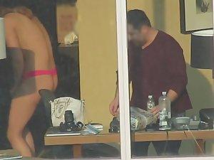 Sex in hotel spied through window Picture 1