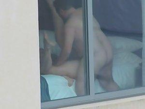 Sex in hotel spied through window Picture 8