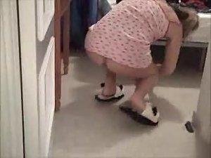 Wife pretending to be a sexy maid Picture 7