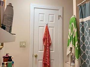 Spying on gorgeous roommate naked in bathroom Picture 3