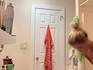 Spying on gorgeous roommate naked in bathroom Picture 4