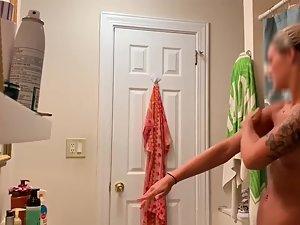 Spying on gorgeous roommate naked in bathroom Picture 8