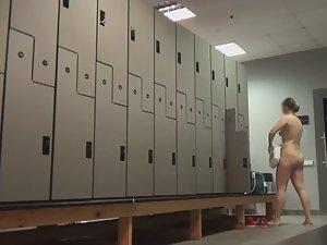 Plump babe on a locker hidden camera Picture 6