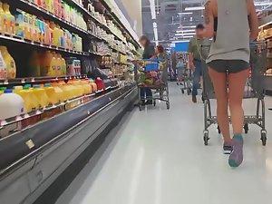 Cross fit girl spied in supermarket Picture 4