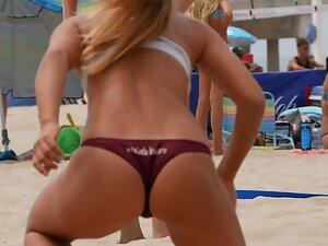 Sexy beach volleyball player caught by voyeur Picture 2