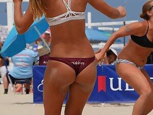 Sexy beach volleyball player caught by voyeur Picture 8