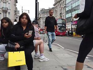Ultra tight buttocks spotted on the street Picture 2
