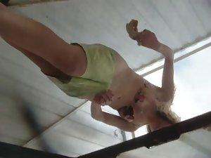 Voyeur scared her into hiding her pussy Picture 4