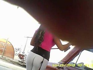 Super sexy ass of a car washing girl Picture 3