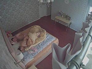 Spying on married couple that enjoys hard sex Picture 2