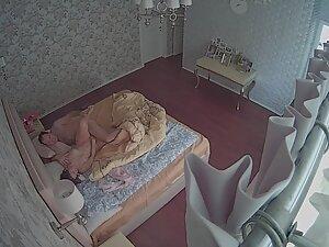 Spying on married couple that enjoys hard sex Picture 3