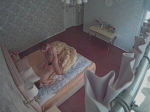 Spying on married couple that enjoys hard sex Picture 6