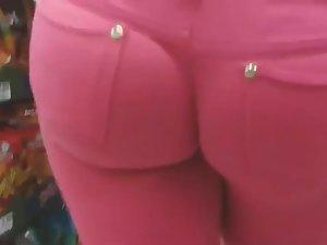 Hot ass in very tight pink pants Picture 1