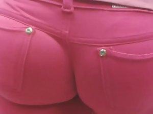 Hot ass in very tight pink pants Picture 3